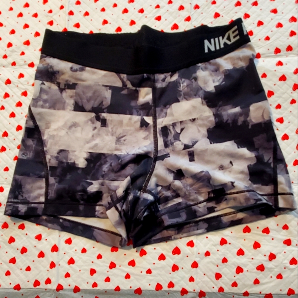 NIKE PRO SHORTS